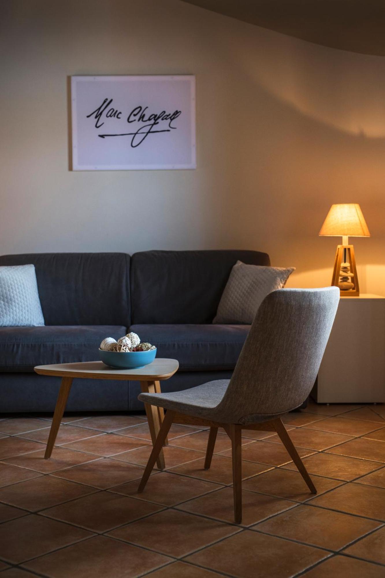 Family Room,1617843288:JPEG